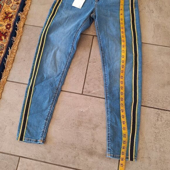 Zara Basic Z 1975 Denim - Size 6 (Blue , 27-inch Inseam) - Picture 8 of 9